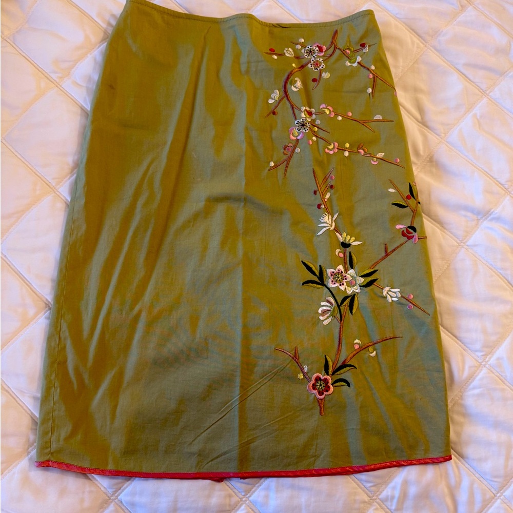 Anthropologie brand Women’s skirt, size 2, cotton and silk with embroidery